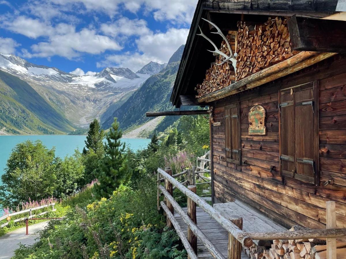 Apartment Between Mayrhofen And Finkenberg Exteriör bild