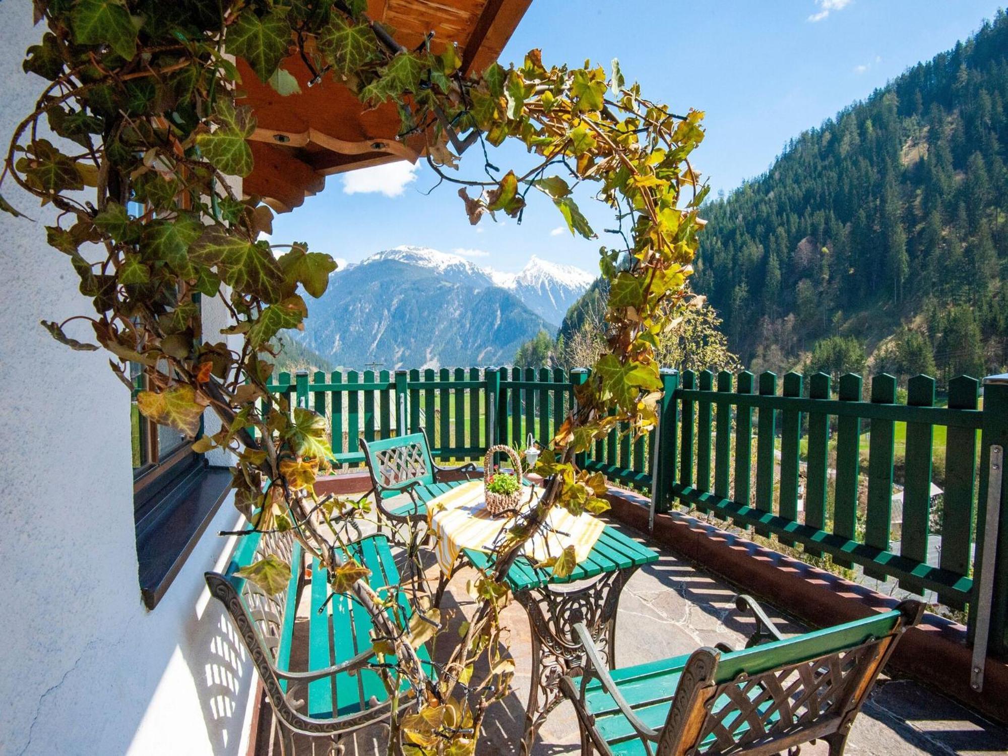 Apartment Between Mayrhofen And Finkenberg Exteriör bild