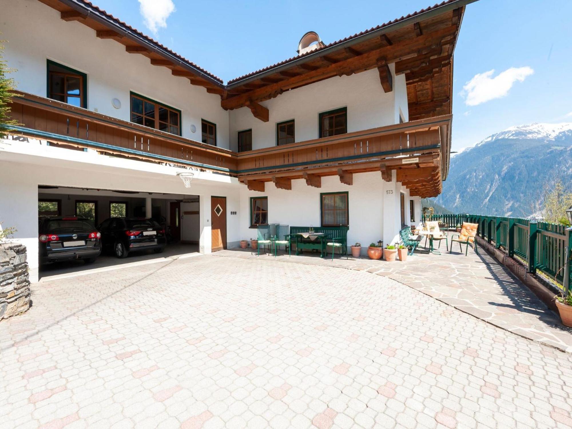 Apartment Between Mayrhofen And Finkenberg Exteriör bild